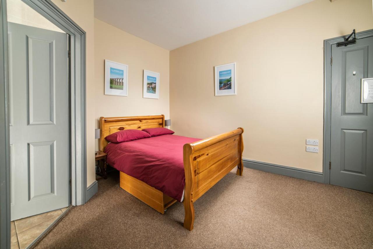 Llangollen Hostel Guest Rooms - No Dormitories - Self Catering Exterior photo